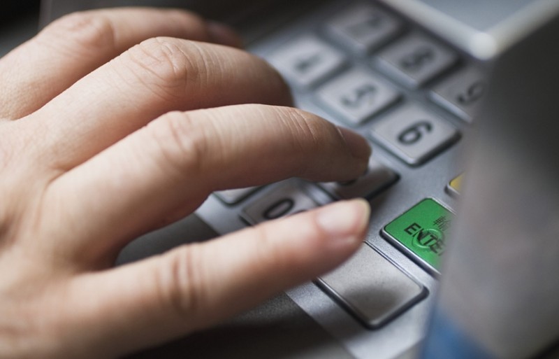 Что делать, если с банковской карты пропали деньги