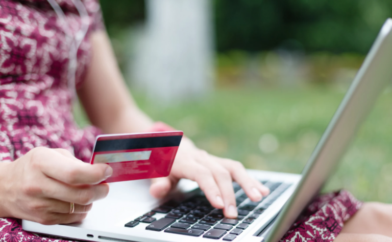 Объем выданных физлицам займов снова вырос