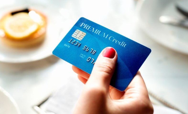 Держатели кредиток стали чаще допускать просрочки