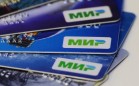 Частный бизнес обяжут принимать к оплате карты МИР